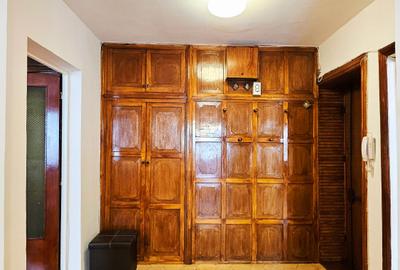 Apartament cu 3 camere semidecomandat în Costin Georgian - 13