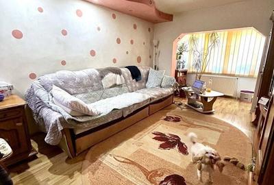 Apartament cu 3 camere decomandat în Central - 1