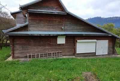 Casă cu 6 camere cu Teren 8700 Mp în Hangu - 2