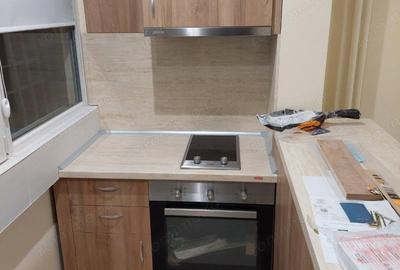 Apartament cu 2 camere decomandat în Tractorul