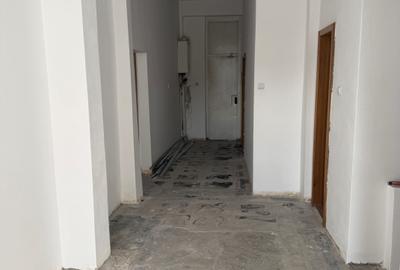 Spațiu comercial, de 140 mp, în Central - 1