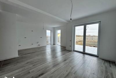 Casă cu 5 camere cu Teren 340 Mp în Remetea Mare - 12