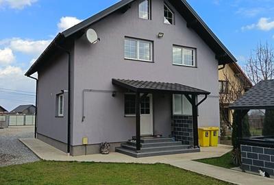 Casă cu 3 camere în Ipotești - 4