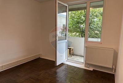 Apartament cu 4 camere decomandat în Central - 3