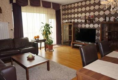 Apartament cu 4 camere decomandat în Pipera