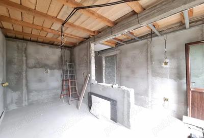 Casă cu 2 camere cu Canalizare în Vânători - 2