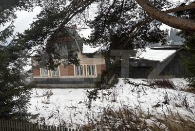 Casă cu 4 camere cu Teren 1170 Mp în Central - 2