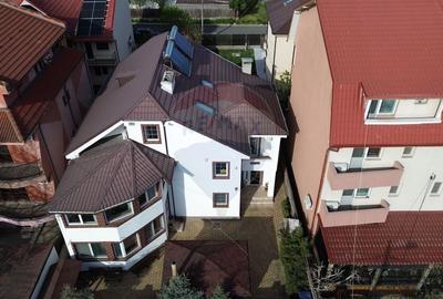 Casă cu 12 camere cu Teren 300 Mp în Central - 23