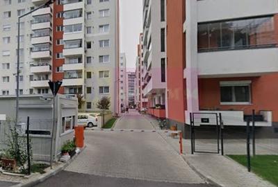 Apartament cu 3 camere decomandat în Dristor