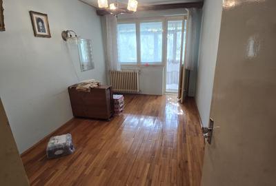3 camere, St 74mp, parc, metrou Drumul Taberei, tramavi 41, strada 1 Mai, nr 30 - 26