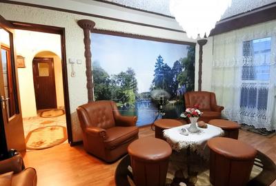 Apartament cu 3 camere decomandat în Energiei
