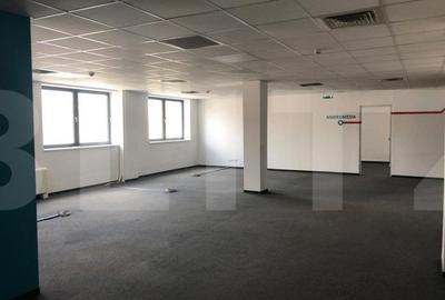 Spațiu comercial, de 570 mp, în Central - 14