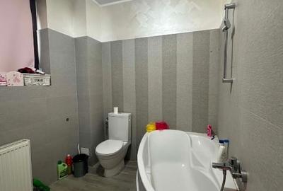 Apartament cu 3 camere decomandat, mobilat în 9 Mai