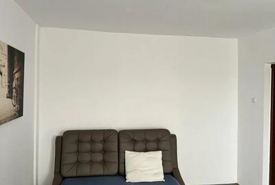 Ap.cu o camera de inchiriat - 2