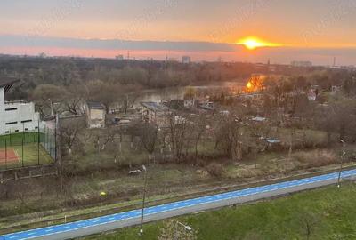 Apartament cu 4 camere decomandat în Central - 1