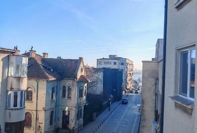 Apartament cu 3 camere în Peninsula - 1