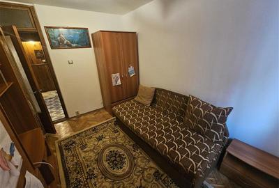 Apartament cu 3 camere decomandat, mobilat în Micro IV - 28