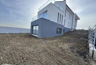 Casă cu 6 camere cu Teren 479 Mp în Central - 3