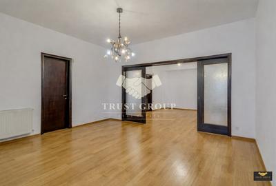 Apartament cu 8 camere decomandat, mobilat în Cotroceni