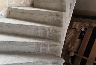 Casă cu 7 camere cu Teren 439 Mp în Pucioasa - 10