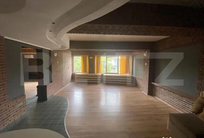 Spațiu comercial, de 377 mp, în 1 Mai - 7