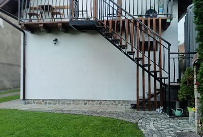 Casă cu 4 camere în Central - 1