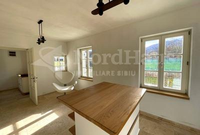 Casă individuală cu 4 camere cu Canalizare în Central - 7