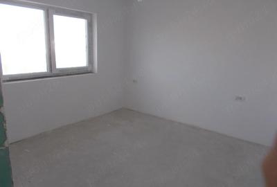 Casă cu 5 camere cu Teren 328 Mp în Favorit - 16