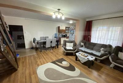 Apartament cu 3 camere, 81 mp, decomandat zona Bradet - 1