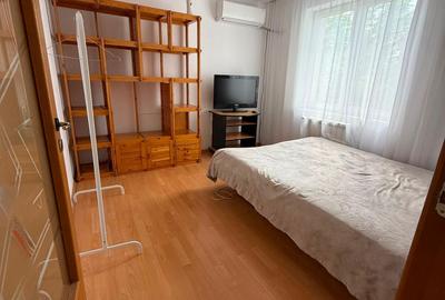 Apartament cu 3 camere decomandat în Crângași - 8