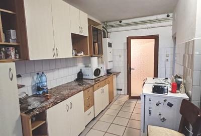 De vanzare – apartament spatios in casa, situat ultracentral - 12