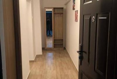 Garsonieră decomandată, mobilată în Titan