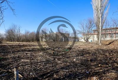 Teren de 695 mp, în B-dul București - 3