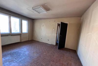 Apartament cu 3 camere semidecomandat în Central - 11