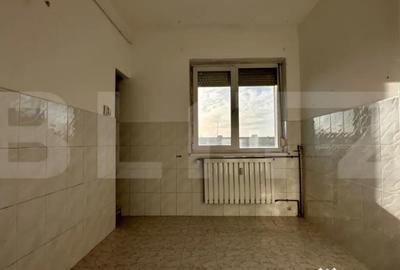 Apartament cu 3 camere semidecomandat în Central