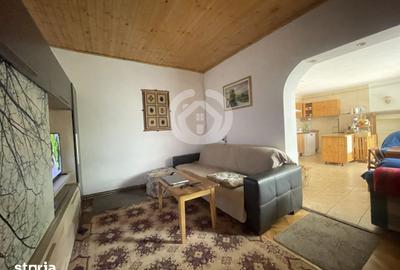 Casă cu 7 camere cu Teren 432 Mp în Lupeni - 2