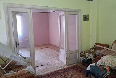 Coiciu - Trocadero - teren 325 mp + casa chirpic si caramida - 9