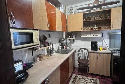 Vand apartament cu doua camere decomandat si complet mobilat - 2