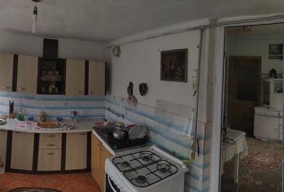 Casă cu 3 camere cu Teren 1200 Mp în Florești - 1