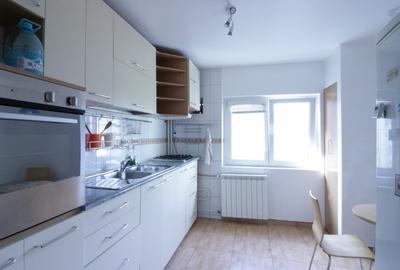 Mall Vitan - Foisorului, apartament 3 camere, 77 mp, decomandat, 2 bai, etaj 5/8 - 6