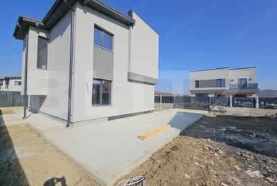 Casă cu 4 camere cu Teren 396 Mp în Tomești - 2