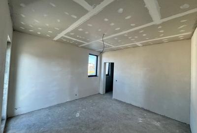 Casa noua, semifinisata -  aproape de oras! - 12