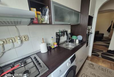 Apartament cu 3 camere decomandat în Dărmănești - 8