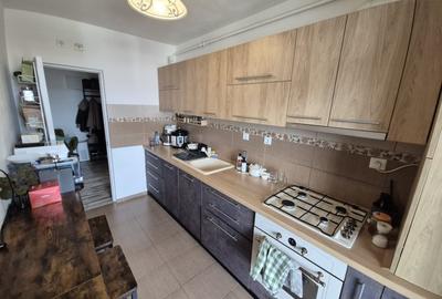 Apartament cu 3 camere decomandat, mobilat în Florești - 4