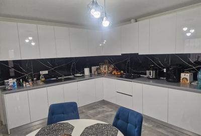 Casă cu 5 camere cu Teren 900 Mp în Central - 5