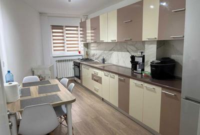 Apartament cu 3 camere decomandat în Exterior Vest - 8