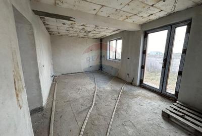 Casa / Vila cu 4 camere de vanzare in zona Ghercesti - 3