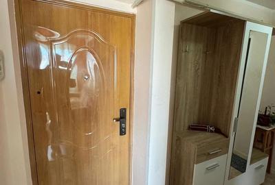 Apartament cu 3 camere semidecomandat în Micro 40 - 8