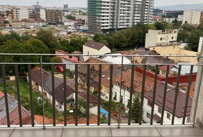 Apartament cu 3 camere semidecomandat în Central - 9