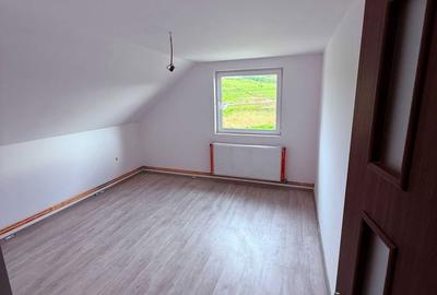 Casă cu 4 camere în Câmpenița - 2